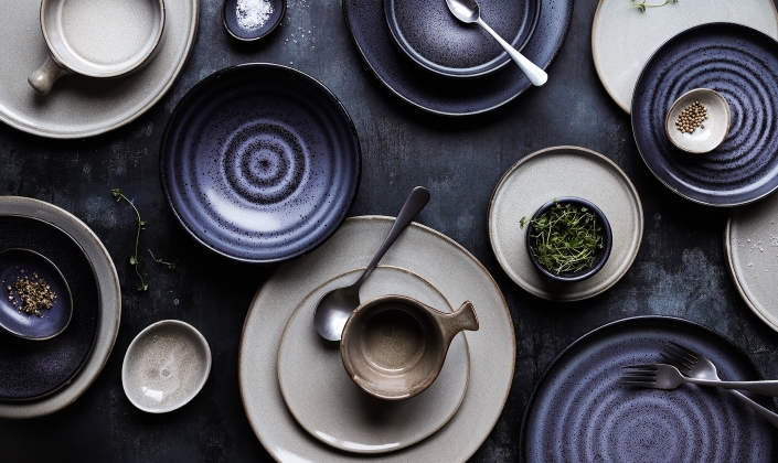Robert Gordon Porcelain Dinnerware, Wood And Metal Hudson Pub Tableware Set